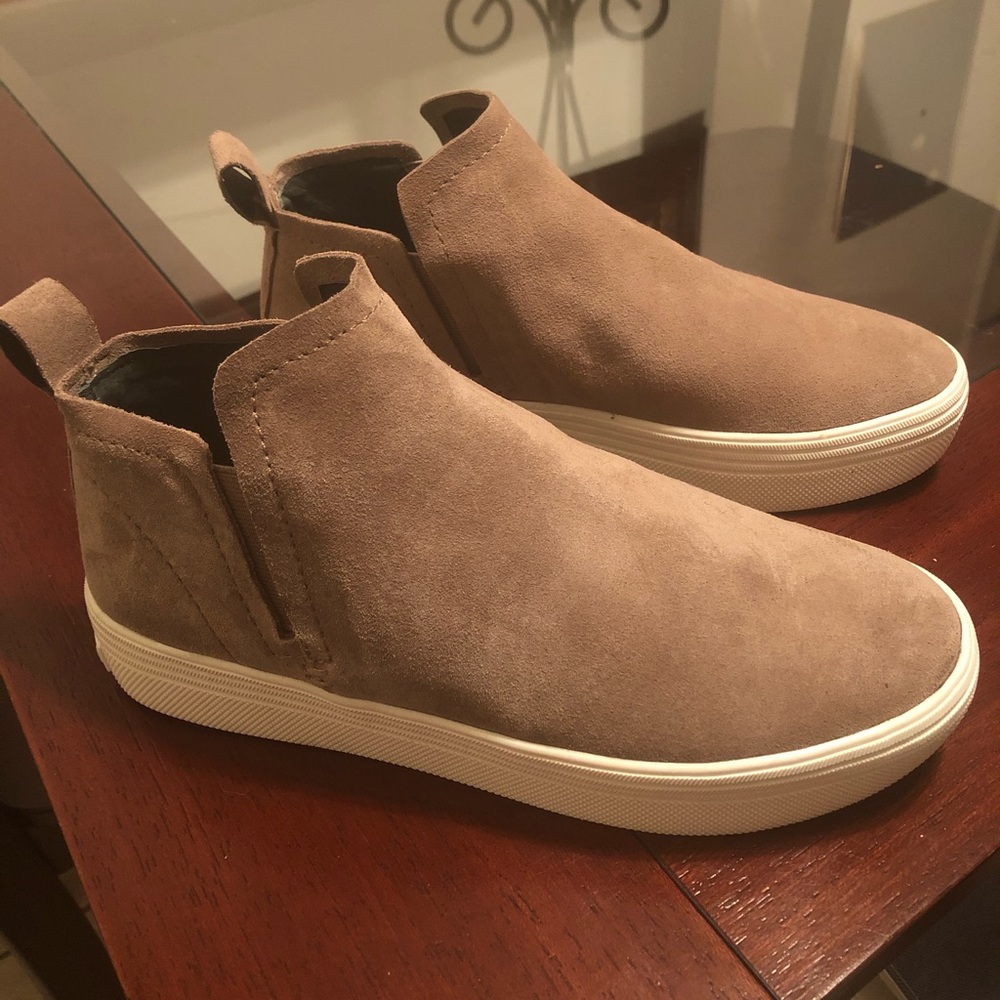 Dolce Vita slip on sneaker.